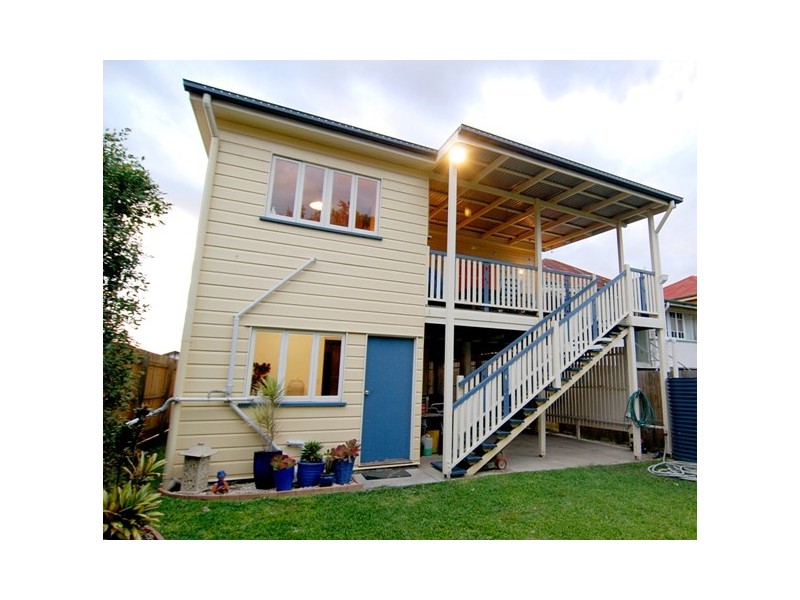 30 Beatrice Street, Greenslopes QLD 4120