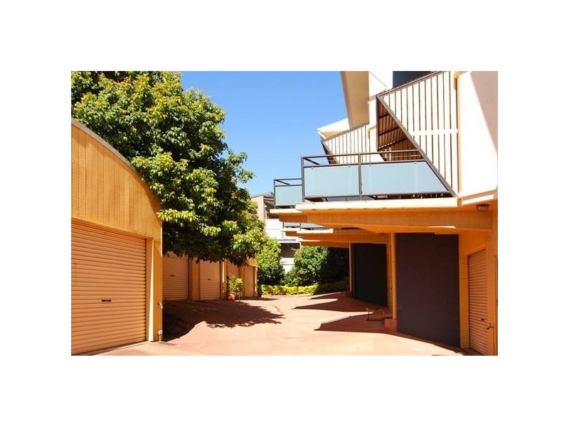 10/4 Cowlishaw Street, Newstead QLD 4006