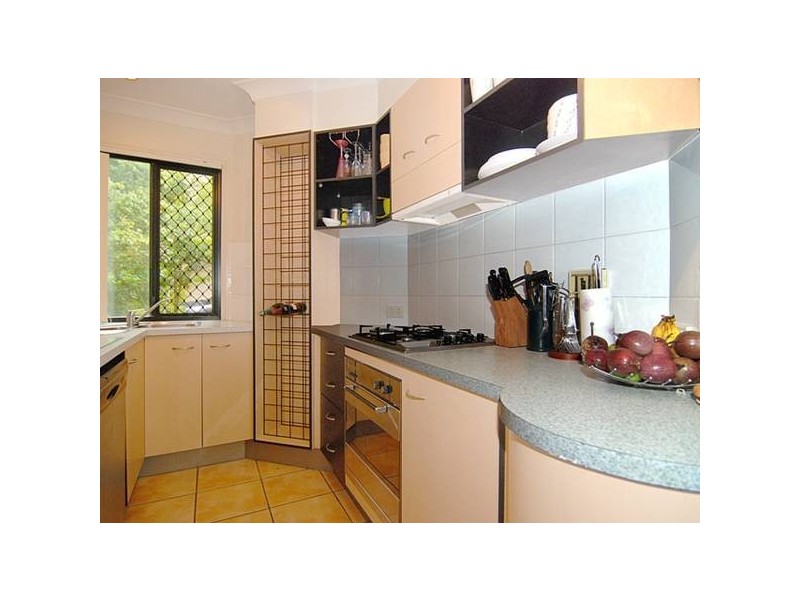 10/4 Cowlishaw Street, Newstead QLD 4006