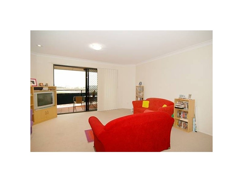 10/4 Cowlishaw Street, Newstead QLD 4006