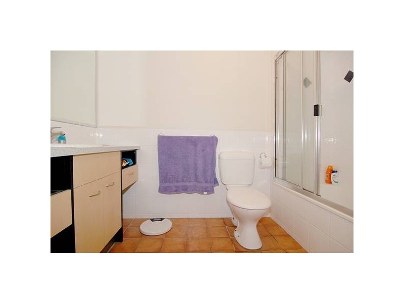 10/4 Cowlishaw Street, Newstead QLD 4006