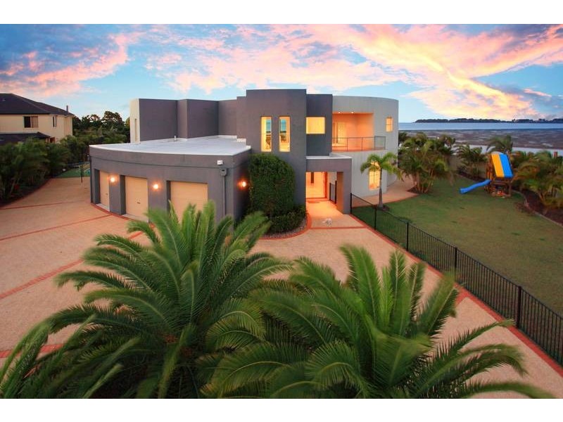 19 Mainsail Street, Birkdale QLD 4159