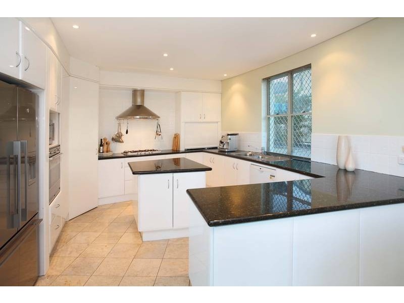 19 Mainsail Street, Birkdale QLD 4159