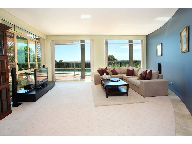 19 Mainsail Street, Birkdale QLD 4159