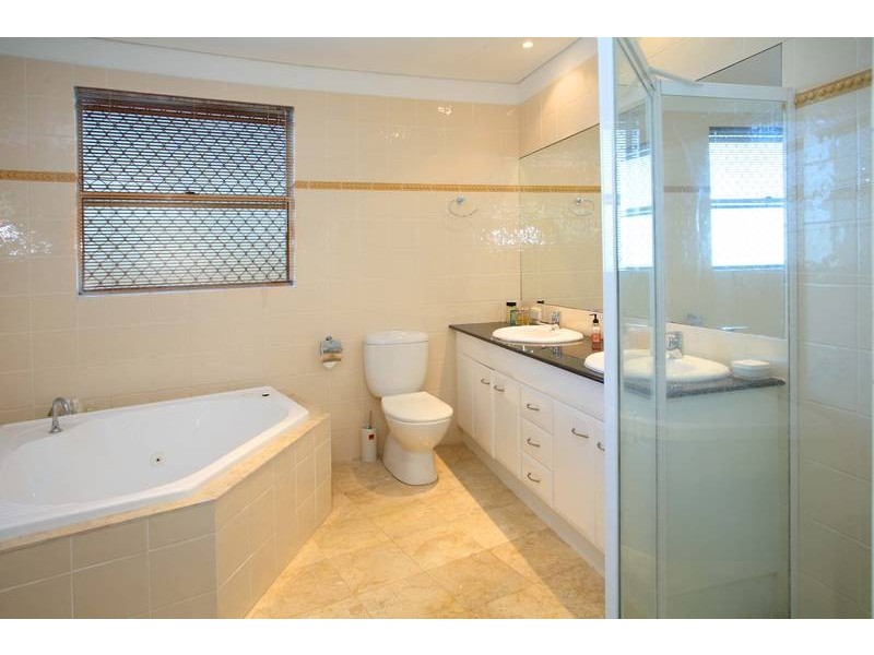 19 Mainsail Street, Birkdale QLD 4159