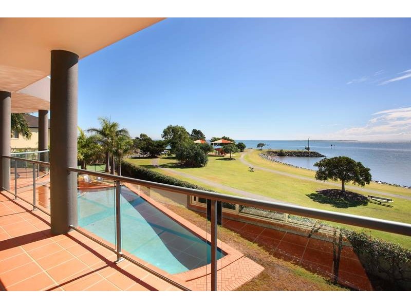 19 Mainsail Street, Birkdale QLD 4159