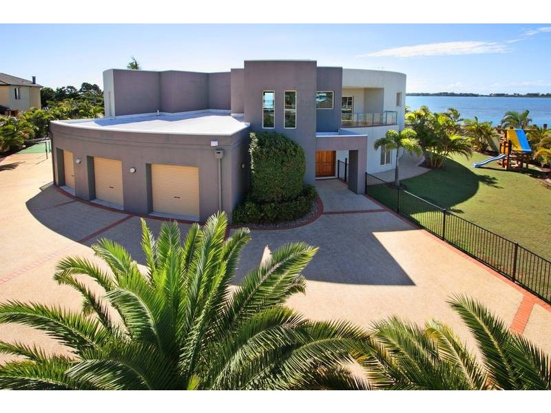 19 Mainsail Street, Birkdale QLD 4159