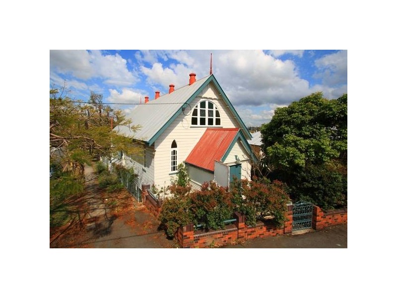 19 Dornoch Tce, West End QLD 4101