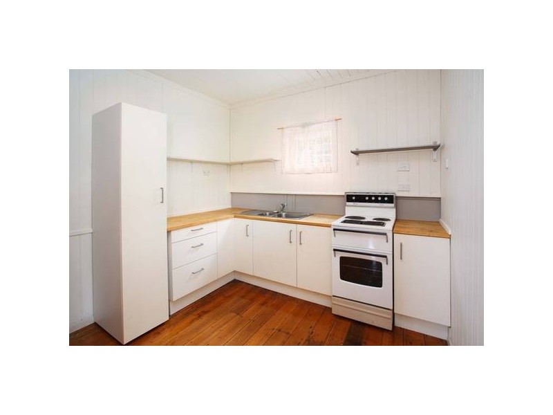 19 Dornoch Tce, West End QLD 4101