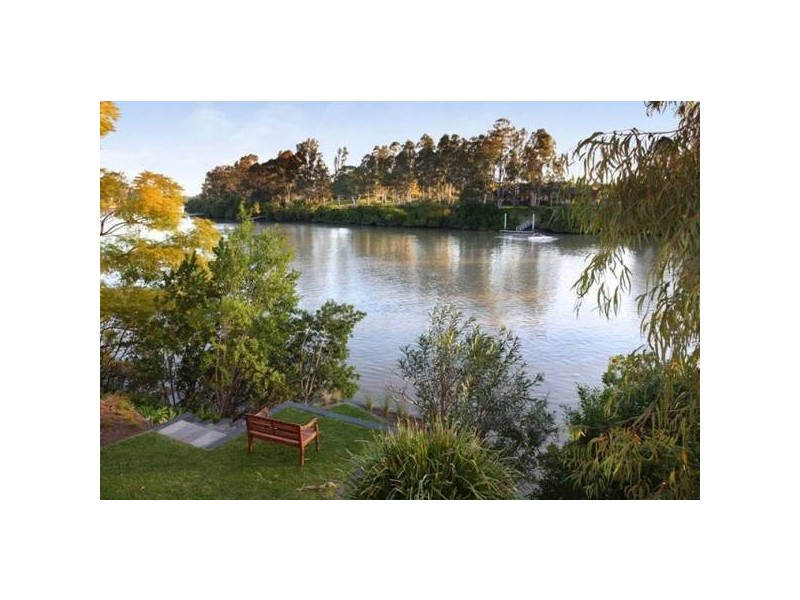 3 Long Street West, Graceville QLD 4075