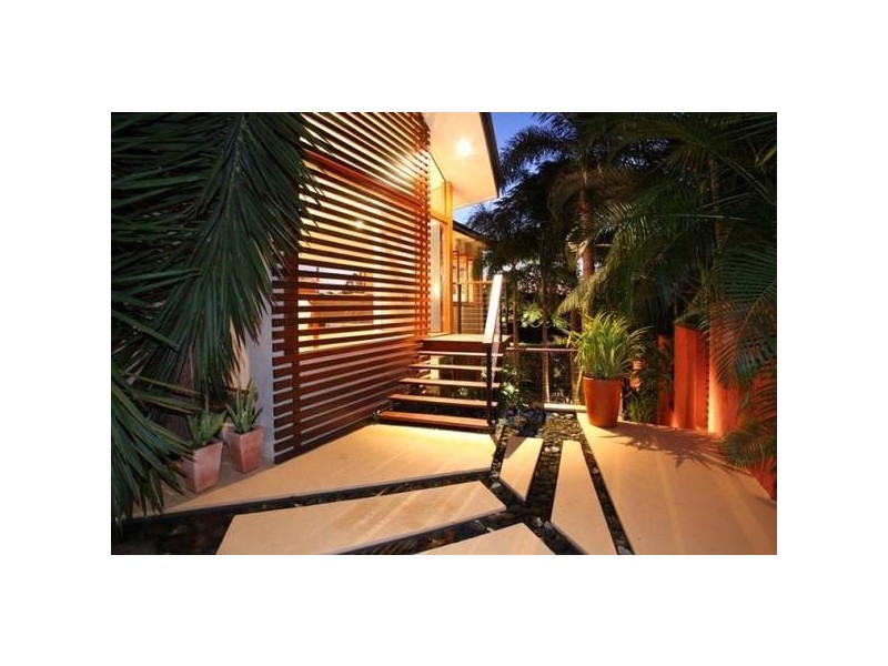 3 Long Street West, Graceville QLD 4075