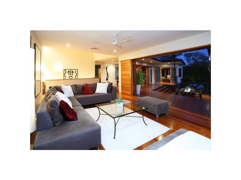 3 Long Street West, Graceville QLD 4075