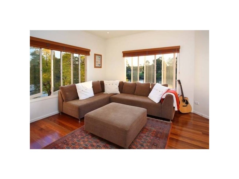 3 Long Street West, Graceville QLD 4075