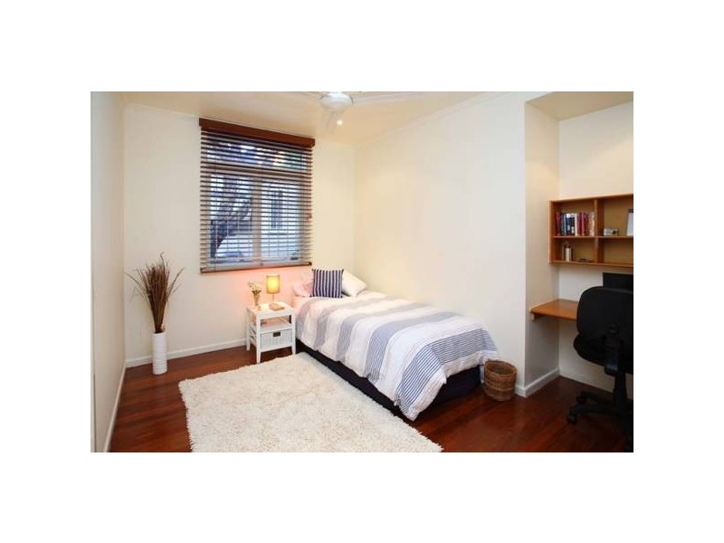 3 Long Street West, Graceville QLD 4075