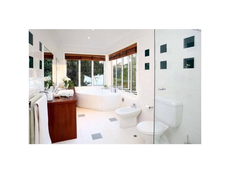 3 Long Street West, Graceville QLD 4075