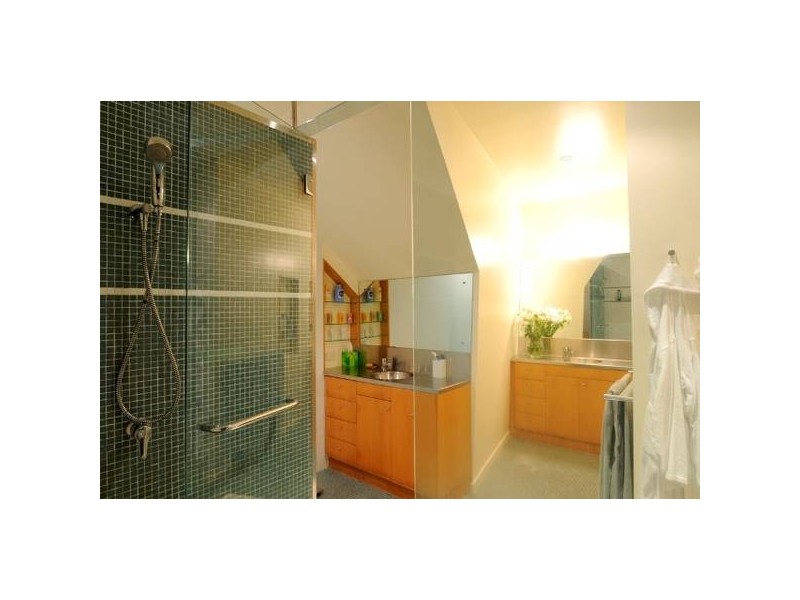 3 Long Street West, Graceville QLD 4075