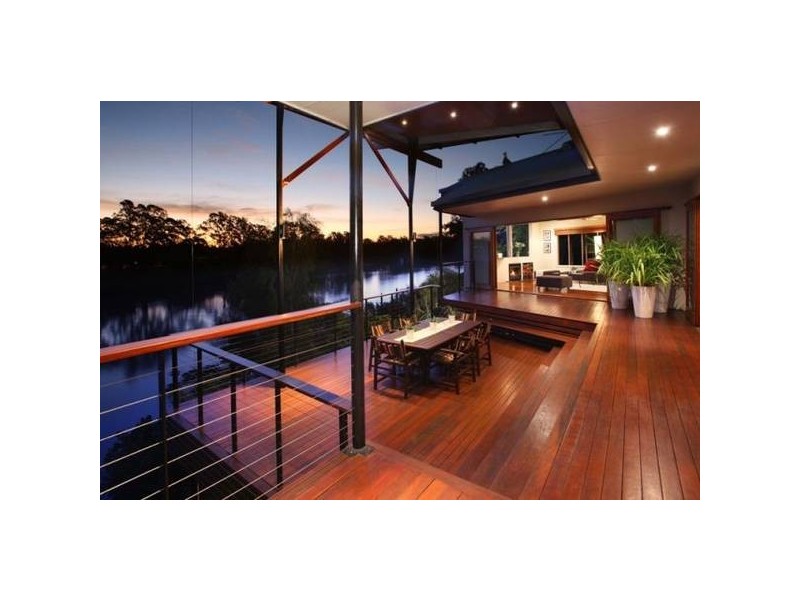 3 Long Street West, Graceville QLD 4075