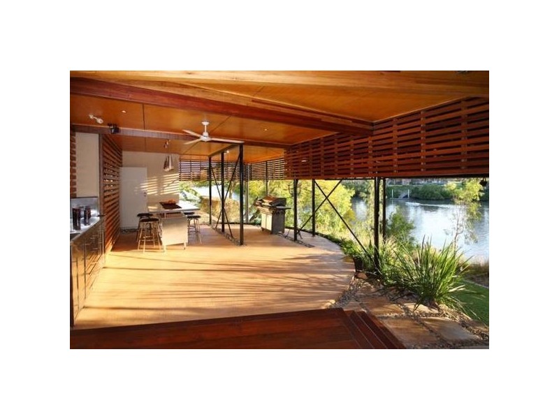 3 Long Street West, Graceville QLD 4075