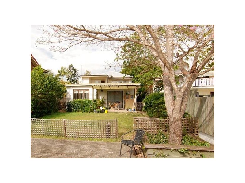 37 Brisbane Corso, Fairfield QLD 4103