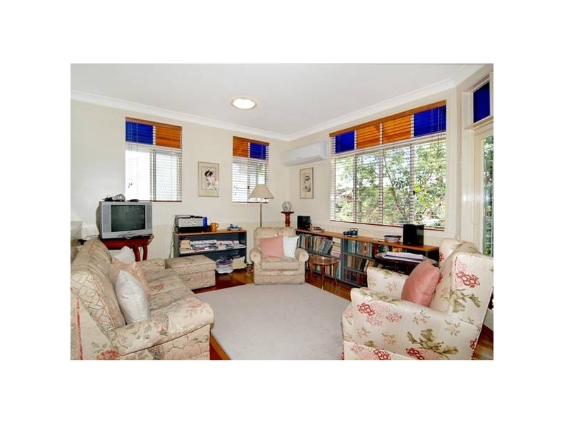 15c Brighton Road, Highgate Hill QLD 4101