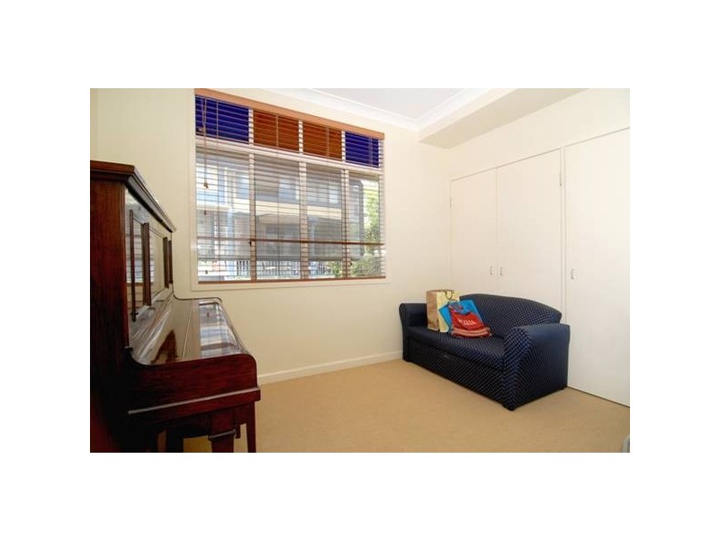 15c Brighton Road, Highgate Hill QLD 4101