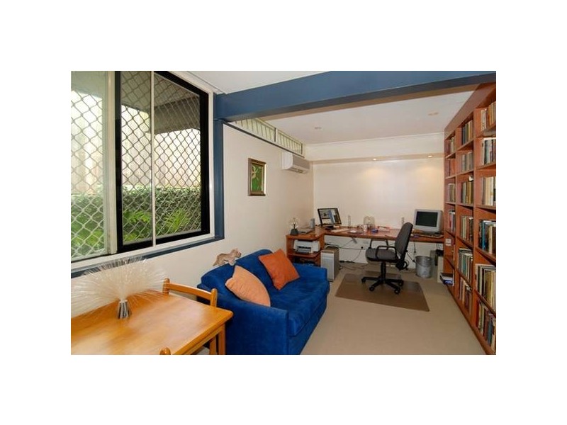 15c Brighton Road, Highgate Hill QLD 4101