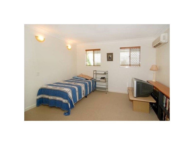 15c Brighton Road, Highgate Hill QLD 4101