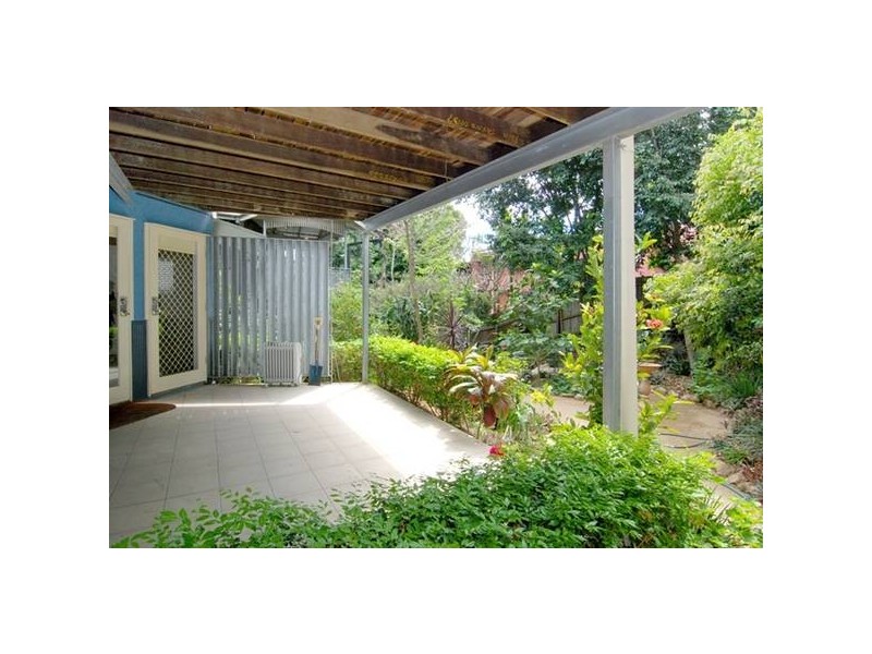 15c Brighton Road, Highgate Hill QLD 4101