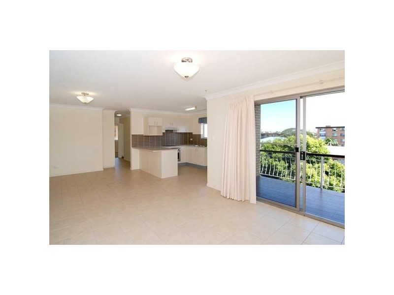 6/18 Raby Road, Coorparoo QLD 4151