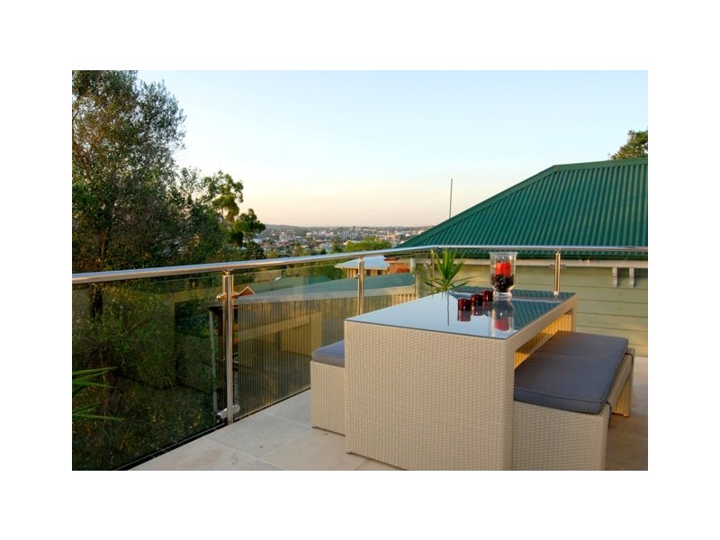 83 Hampstead Road, Highgate Hill QLD 4101