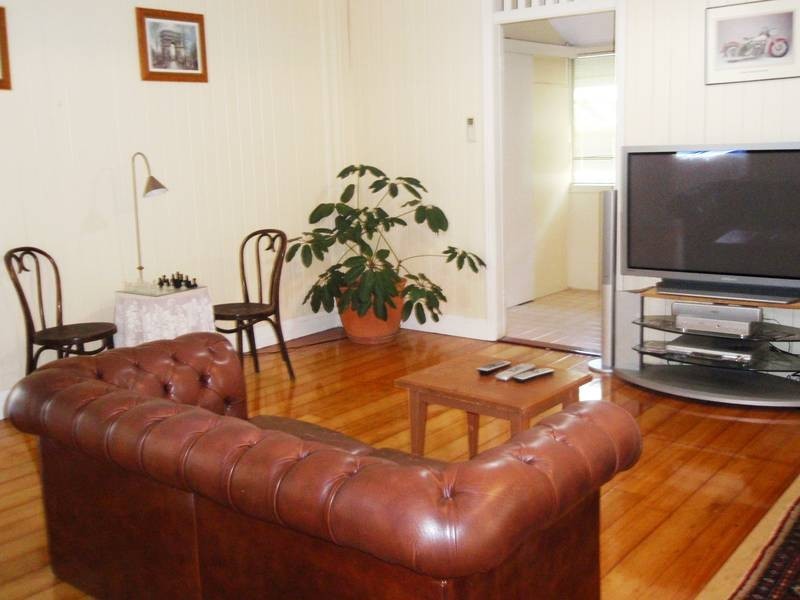 17 Palmerston Street, Annerley QLD 4103