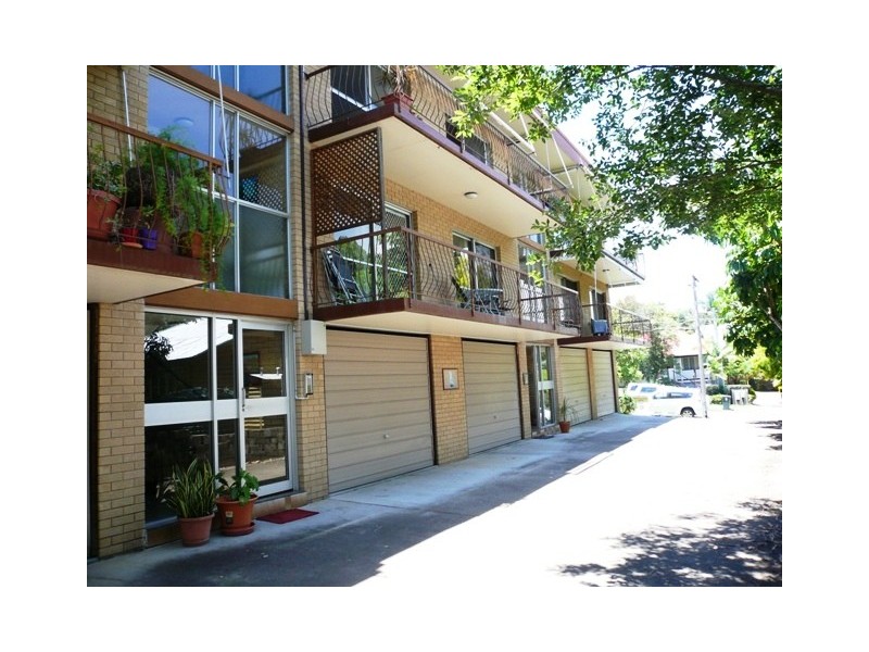 2/17 Hunter Street, Greenslopes QLD 4120