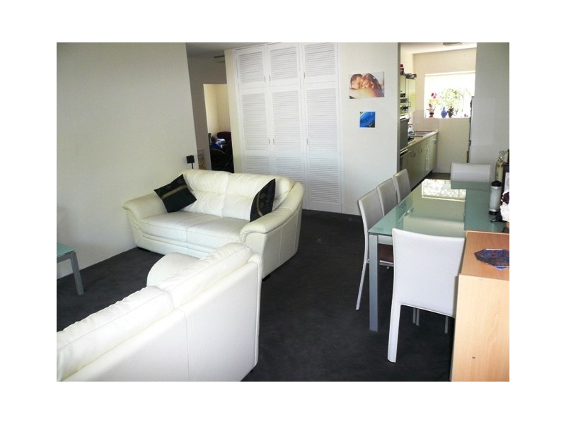 2/17 Hunter Street, Greenslopes QLD 4120