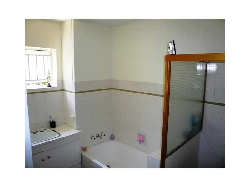 2/17 Hunter Street, Greenslopes QLD 4120