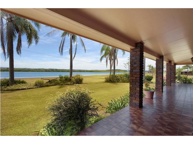 1102 River Drive, Keith Hall NSW 2478