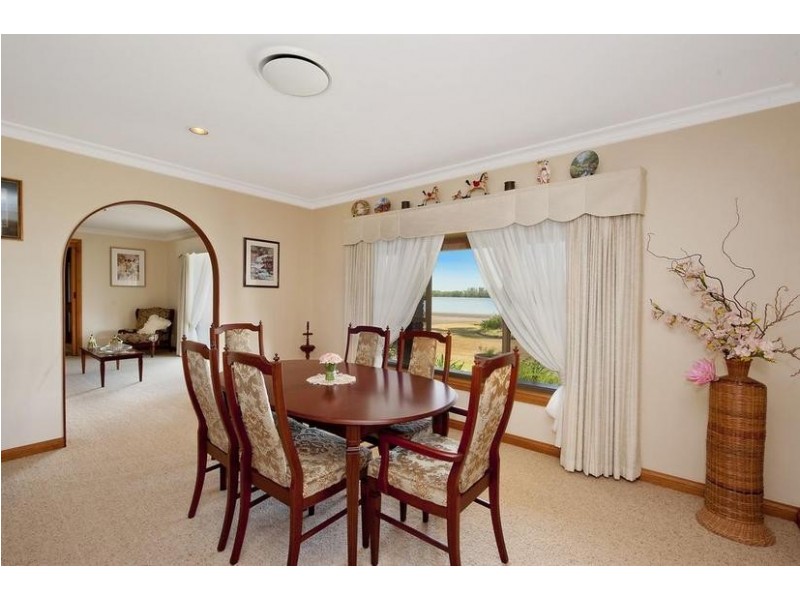 1102 River Drive, Keith Hall NSW 2478