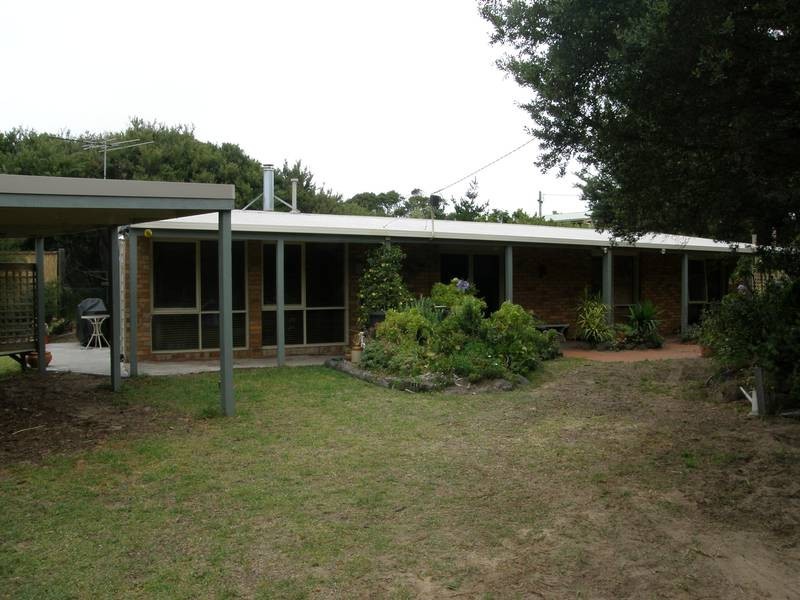 33 Constantine Avenue (Cnr Maw Street), St Andrews Beach VIC 3941