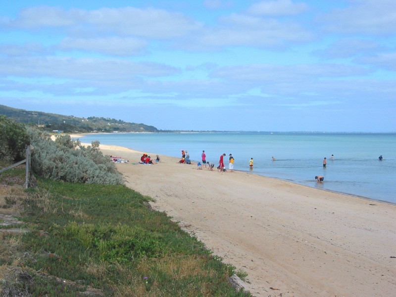 33 Constantine Avenue (Cnr Maw Street), St Andrews Beach VIC 3941