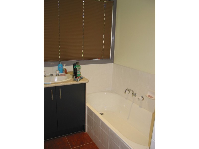 61 Cootamundra Avenue, Rosebud West VIC 3940