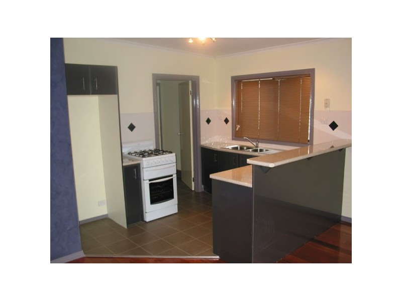 61 Cootamundra Avenue, Rosebud West VIC 3940