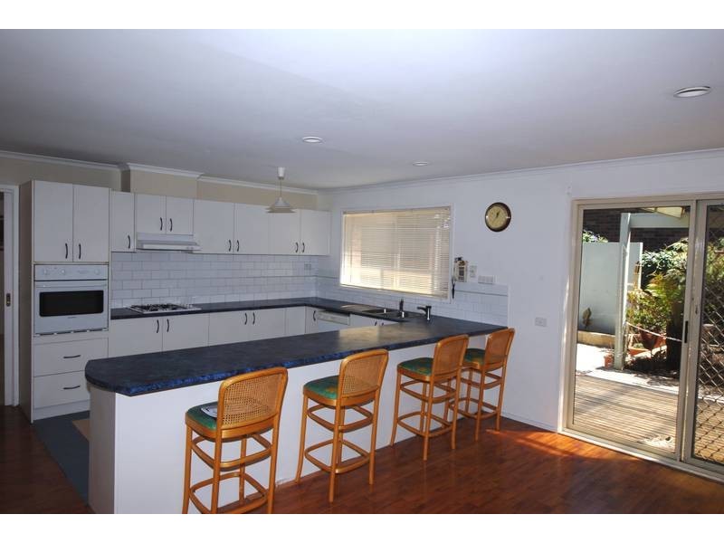 13 Dumossa Avenue, Rosebud VIC 3939