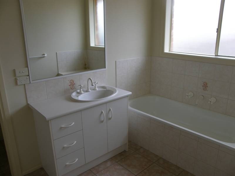 16 Dunstone Drive, Rosebud VIC 3939