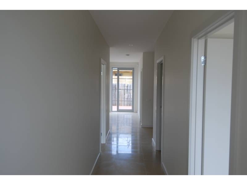 10 Parkmore Road, Rosebud VIC 3939