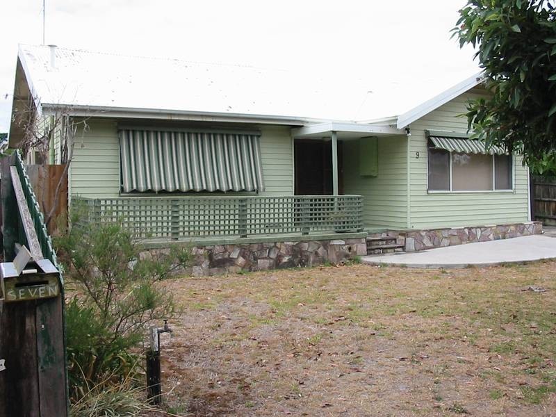 9 Florence Avenue, Rosebud West VIC 3940