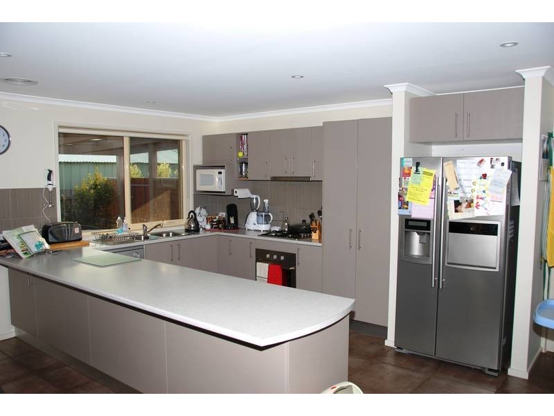 38 Mirriam Avenue, Rosebud West VIC 3940