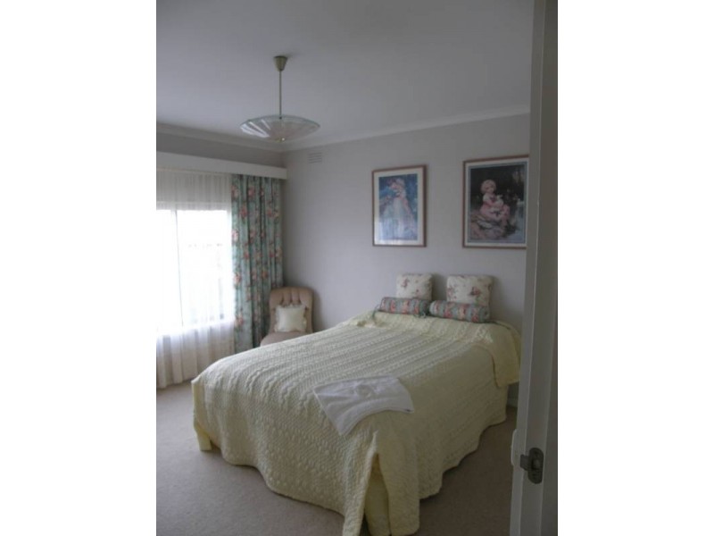 8 Harridge Street, Rosebud VIC 3939