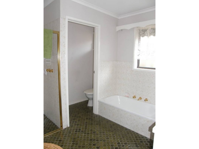 8 Harridge Street, Rosebud VIC 3939