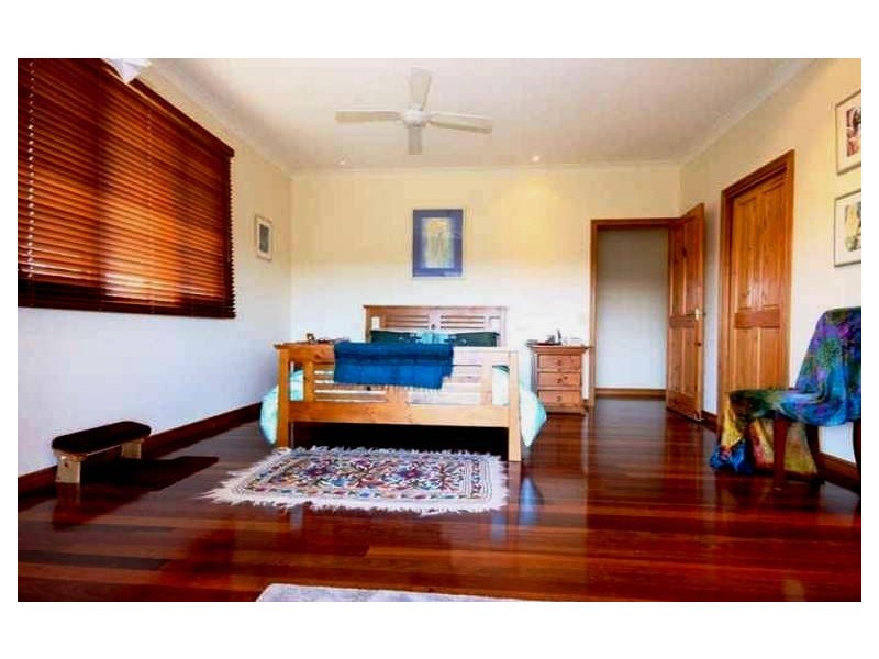 129 Oakbank Road, Mornington VIC 3931