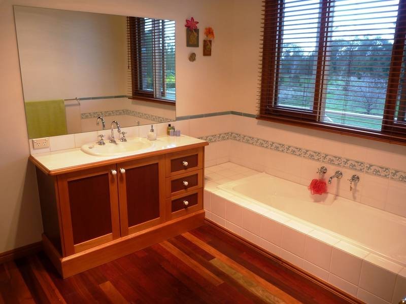 129 Oakbank Road, Mornington VIC 3931