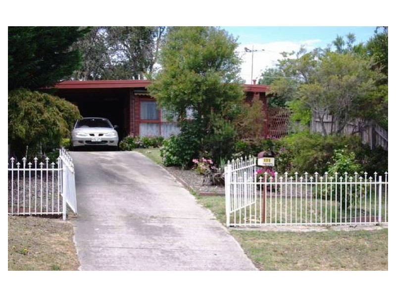 105 Third Avenue, Rosebud VIC 3939